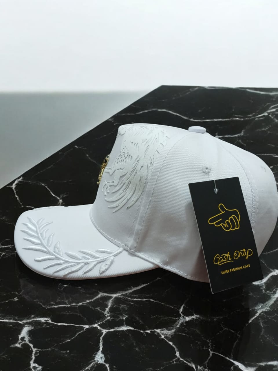 GORRA PREMIUN DEGALLOS BLANCA